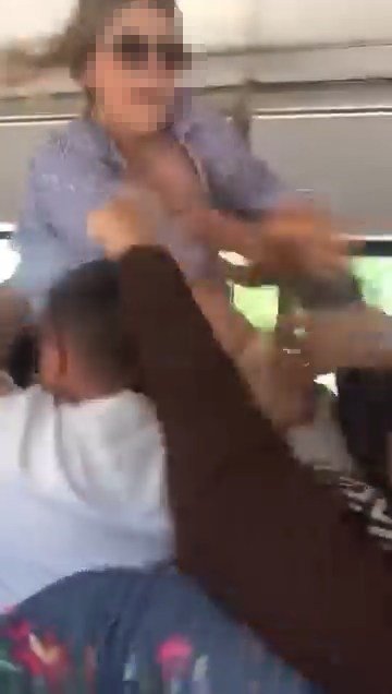 Elazığ’da kadınların otobüste kavgası kameraya yansıdı