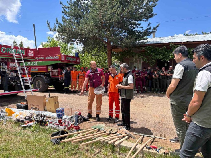 Orman muhafaza memurlarına ve yangın gönüllülerine eğitim verildi