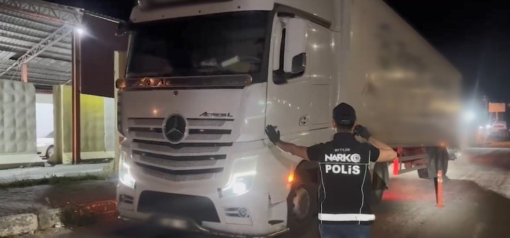 Bitlis’te salça içinde uyuşturucu ele geçirildi