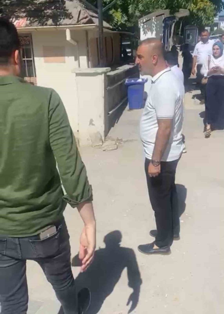 Elazığ’da TYT’ye geç kalan öğrenciler belediyenin araçlarıyla salona yetiştirildi