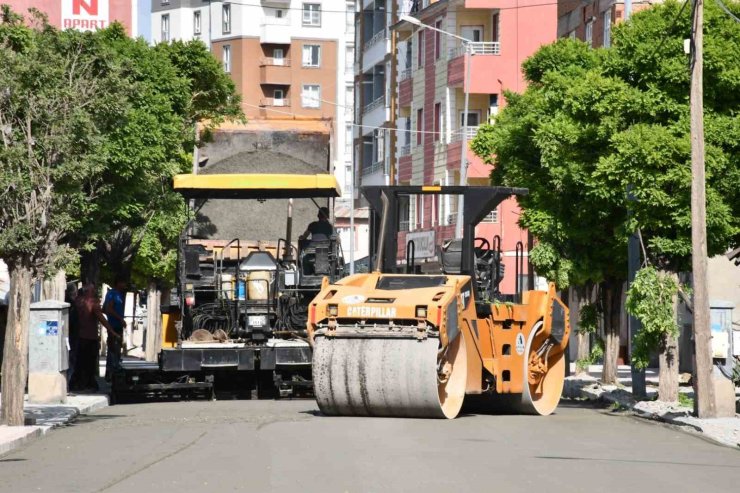 Patnos’ta yol çalışmaları başladı