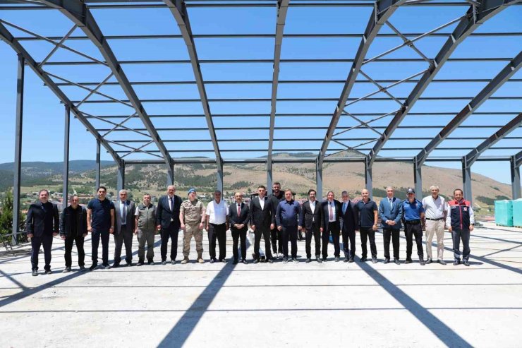 Vali Aydoğdu, Refahiye’de "Çok Amaçlı Salon" inşaatını inceledi