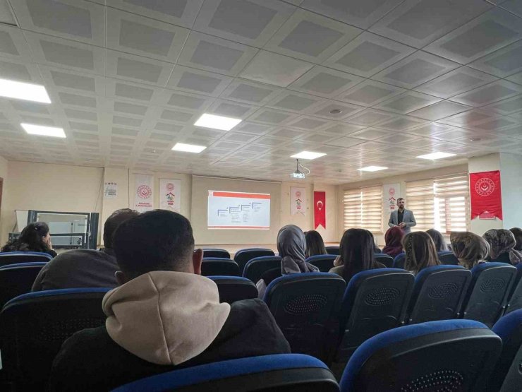 Ardahan’da "Koruyucu Aile Olmak" konulu seminer düzenlendi