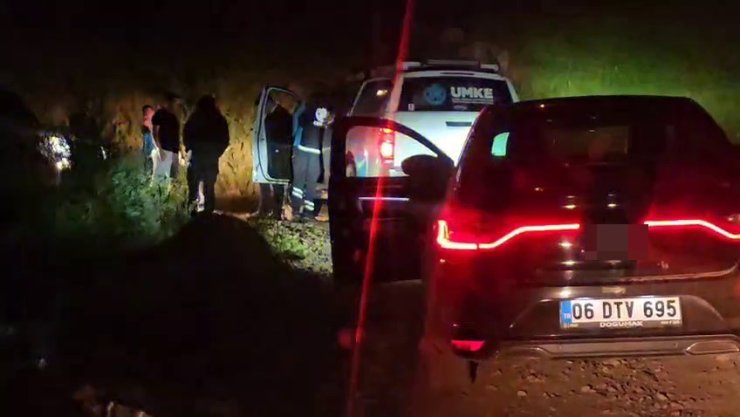 Düşen uçağın enkazını arama çalışmaları sürüyor