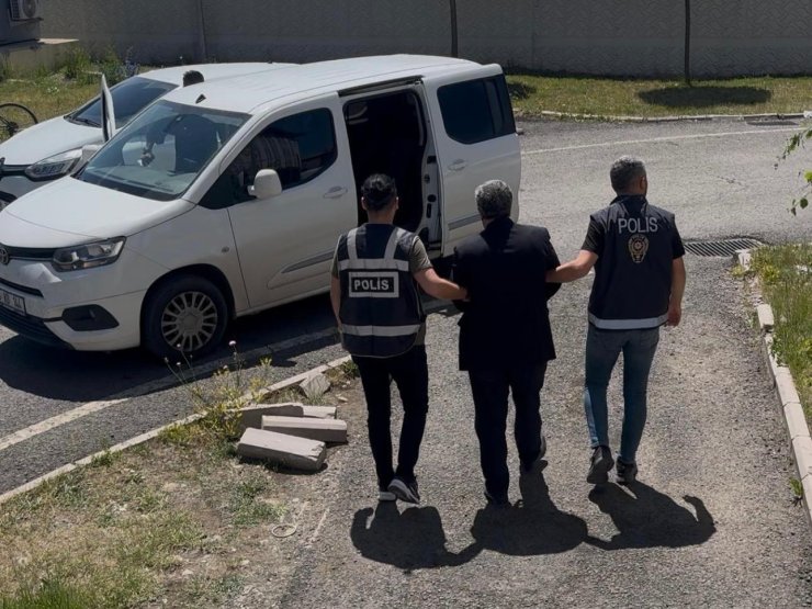 Susuz’da akrabasını öldürdüğü gerekçesiyle aranan 1 kişi yakalandı