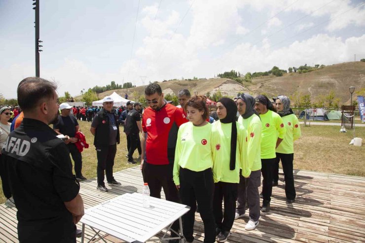 Bitlis’te 780 arama kurtarma ekibin katıldığı akreditasyon kampı başladı
