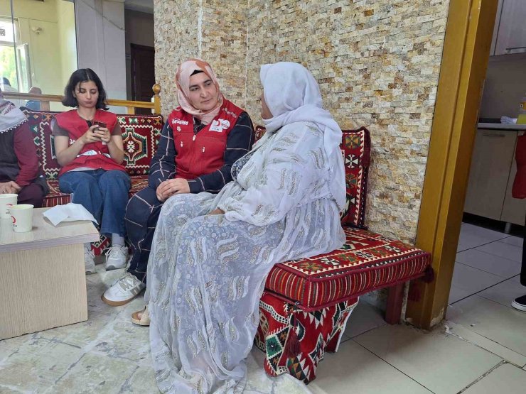 Kızılay gönüllülerinden huzurevine anlamlı ziyaret