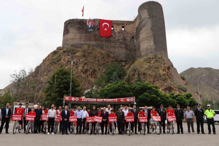 Oltu’da 15 Temmuz Demokrasi ve Millî Birlik Günü etkinlikleri düzenlendi