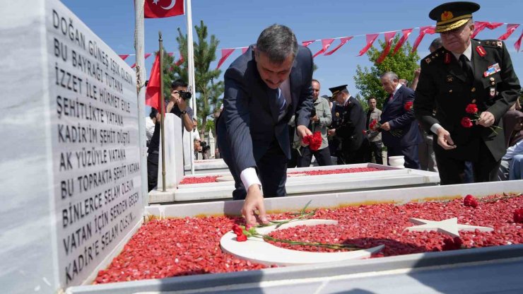 Erzurum’da 15 Temmuz şehitleri anıldı
