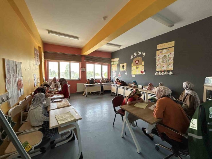 Diyadin Gençlik Merkezi’nde Kur’an kurslarına yoğun ilgi