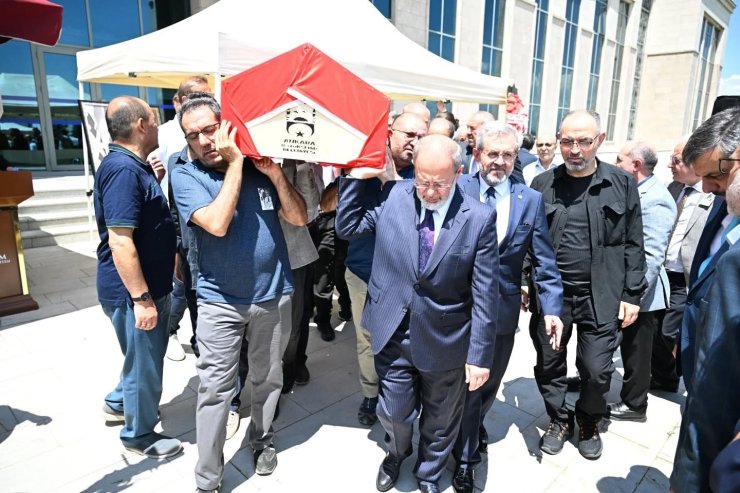 ETÜ’de Yaylalı için tören