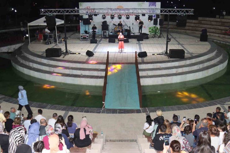 Elazığ Belediyesi yaz etkinliklerinde Evin Gençero sahne aldı