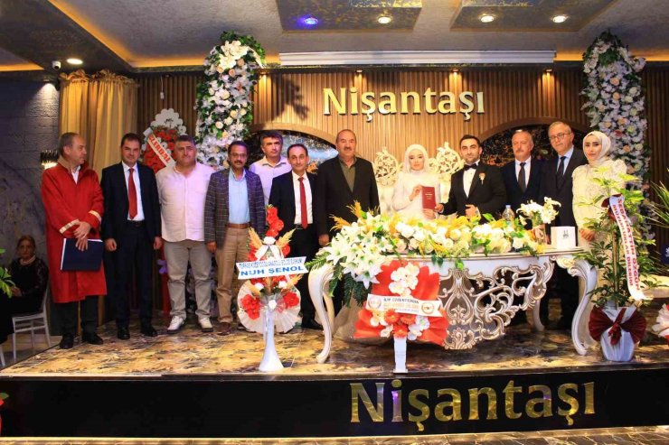 Özgün ailesinin mutlu günü