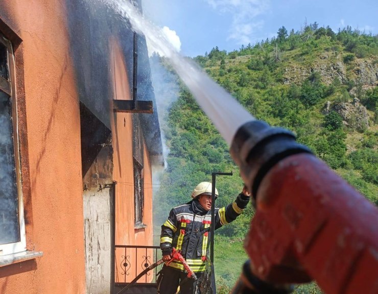 Erzurum’da korkutan yangın