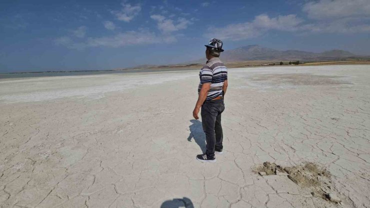 Arin Gölü misafirlerini ağırlıyor