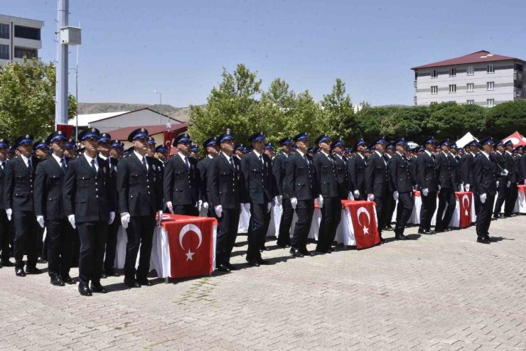 Bitlis POMEM’den 213 yeni polis adayı mezun oldu