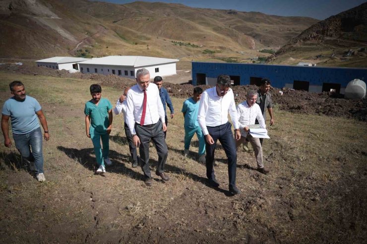 Yüksekova’da sokak hayvanlarına modern yaşam alanı