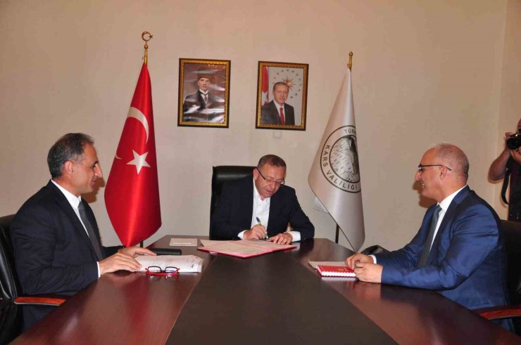 Kars’ta 221 çiftçiye 21 bin koyun desteği verildi