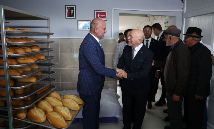 Erzurum Büyükşehir Belediyesi Damal’da halk ekmek fırını açtı
