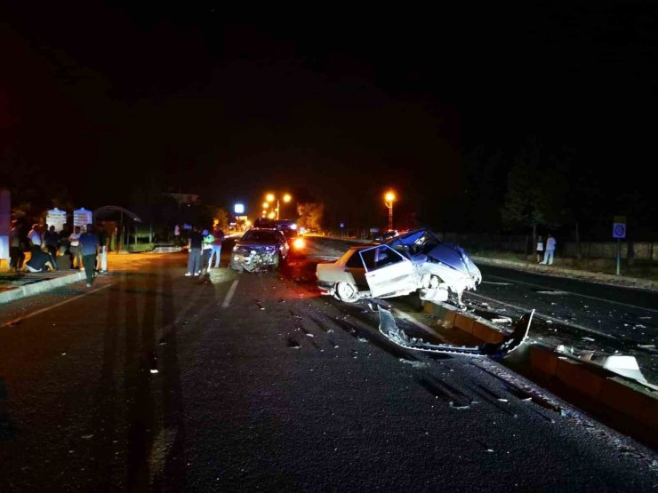 Malatya’da iki araç çarpıştı: 3 yaralı