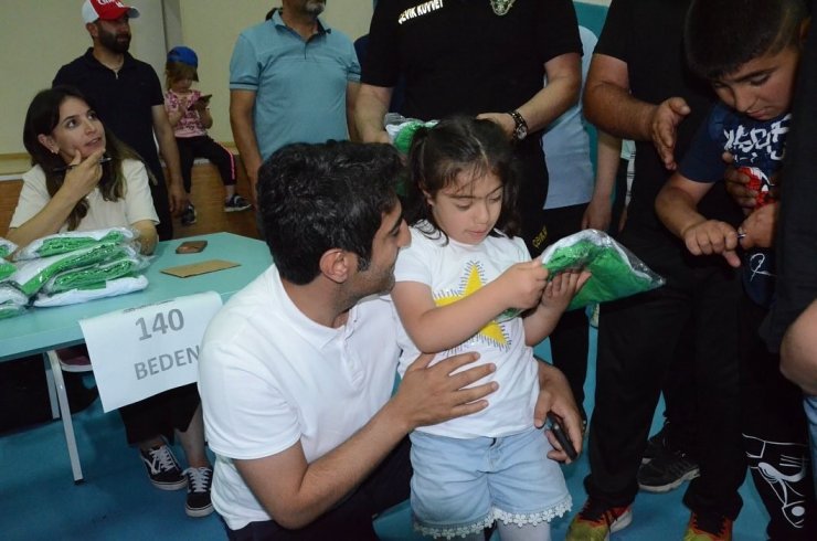 Sarıkamış Belediyesi’nden sporculara forma desteği