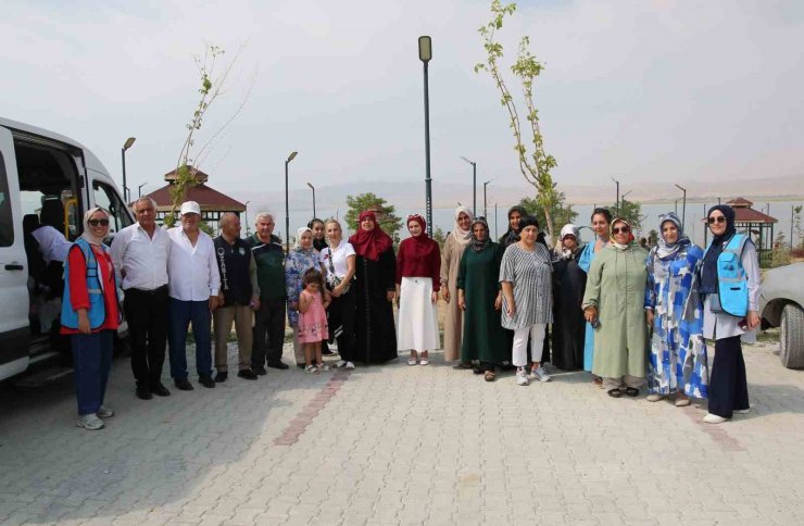 Van Büyükşehir Belediyesi yaşlı bireylere yönelik gezilerine devam ediyor