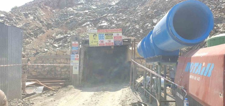 Elazığ’da maden ocağında göçük: 3 işçi kendi imkanları ile kurtuldu, 1 işçiyi kurtarma çalışmaları devam ediyor