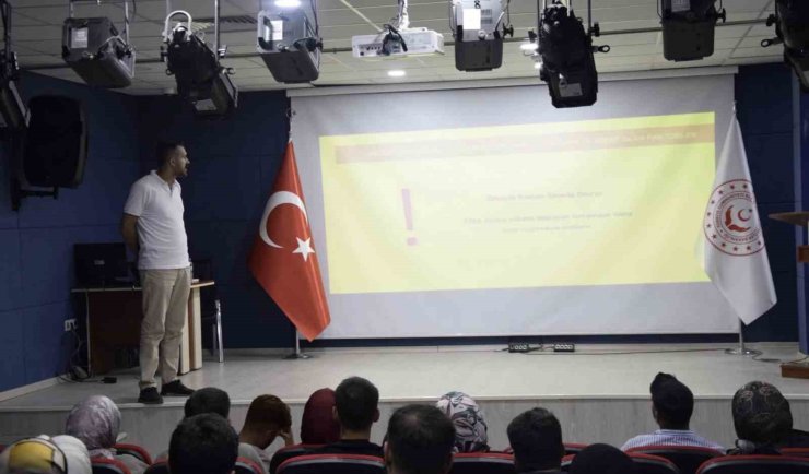 Muş’ta evlilik öncesi eğitimi verildi