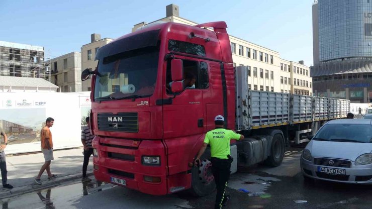 Malatya’da tır yayaya çarptı: 1 yaralı