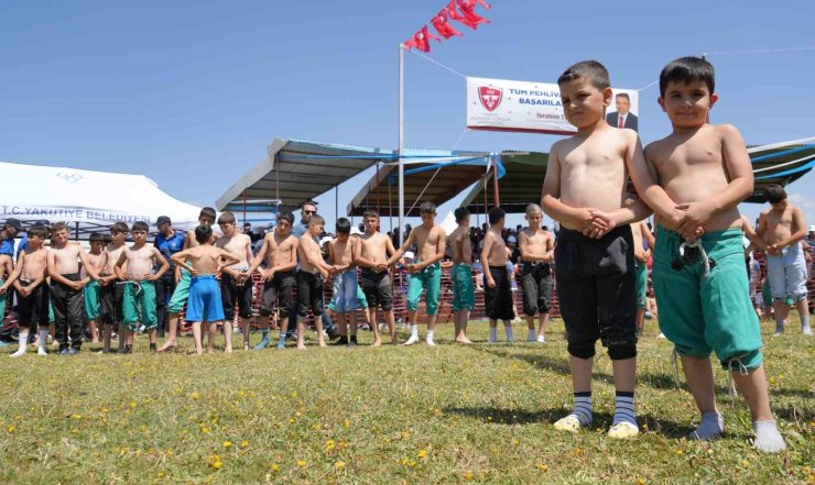 Erzurum Ovası’nda güreş festivali