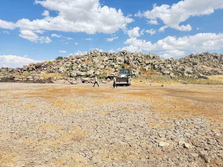 Patnos Kaymakamlığı’ndan kuraklığa karşı yoğun mesai