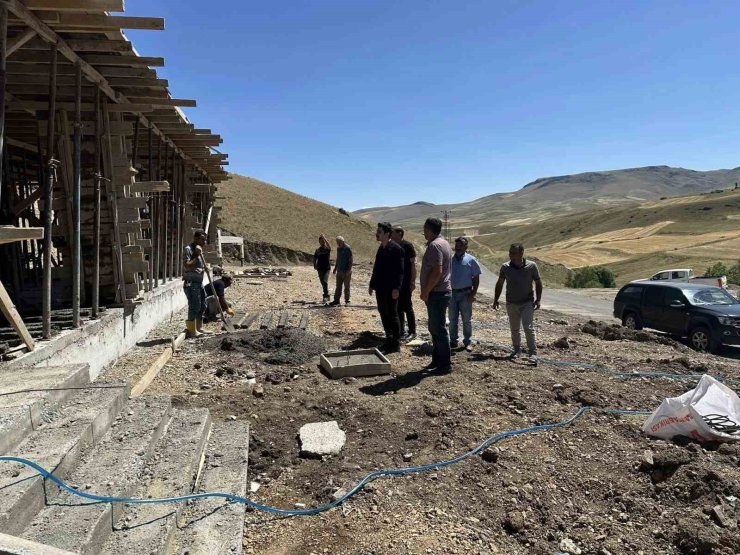 Susuz Kaymakamı hem köyleri tanıyor, hem sorunları çözüyor