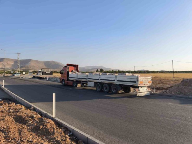 Malatya’da üç aracın karıştığı kazada 1 kişi yaralandı