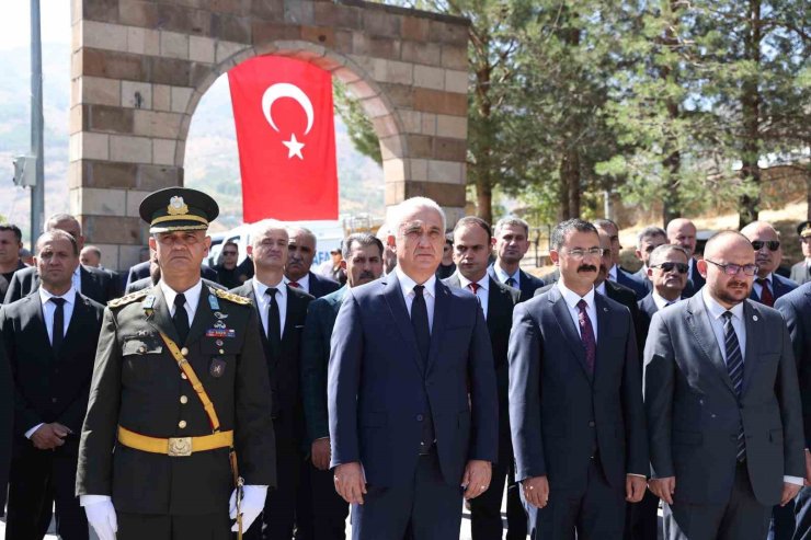 Muş’ta 30 Ağustos Zafer Bayramı törenle kutlandı