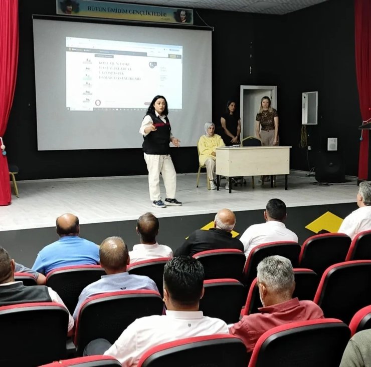 Doğubayazıt’ta çiftçilere yönelik bilgilendirme toplantısı