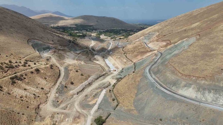 Gevaş’ta 469 hektar alan suyla buluşuyor