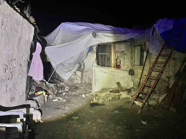 Erzurum’da evin çatısı çöktü: 3 ölü, 2 yaralı