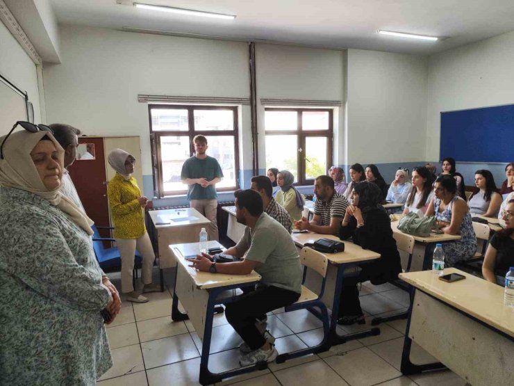 Patnos ilçe Milli Eğitim Müdürü Zeynep Oğuz Çam’dan köy okullarına ziyaret