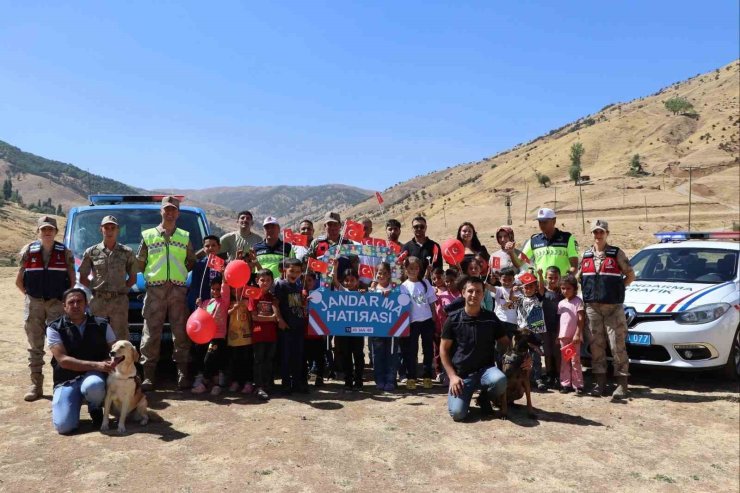 Muş’ta jandarmadan öğrencilere sürpriz ziyaret