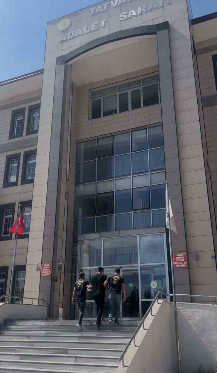 Bitlis’te ’kasten öldürme’ suçundan aranan şahıs sahte kimlikle yakalandı