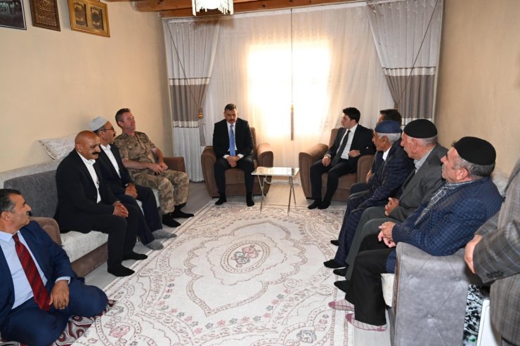 Vali Çiftçi, 23 yıl önceki çay davetini unutmadı