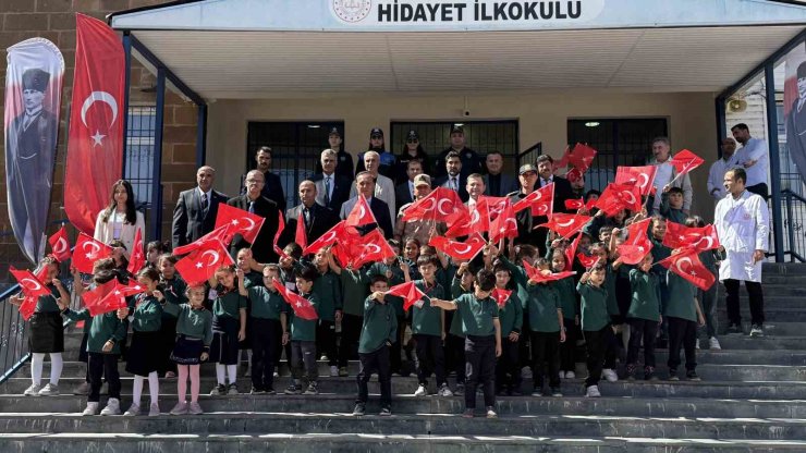 Tatvan’da "İlköğretim Haftası" kutlandı