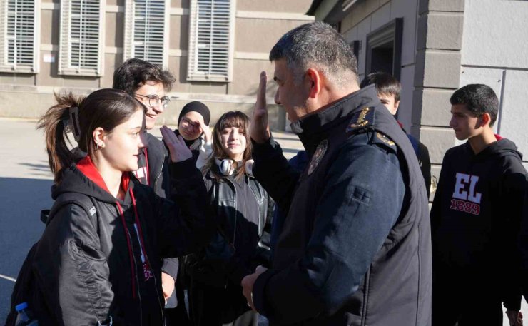 "Okullar bizim kırmızı çizgimiz"