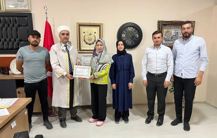 Vietnamlı kadın Yüksekova’da Müslüman oldu