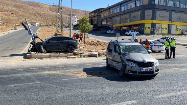 Elazığ’da trafik kazası: 5 yaralı