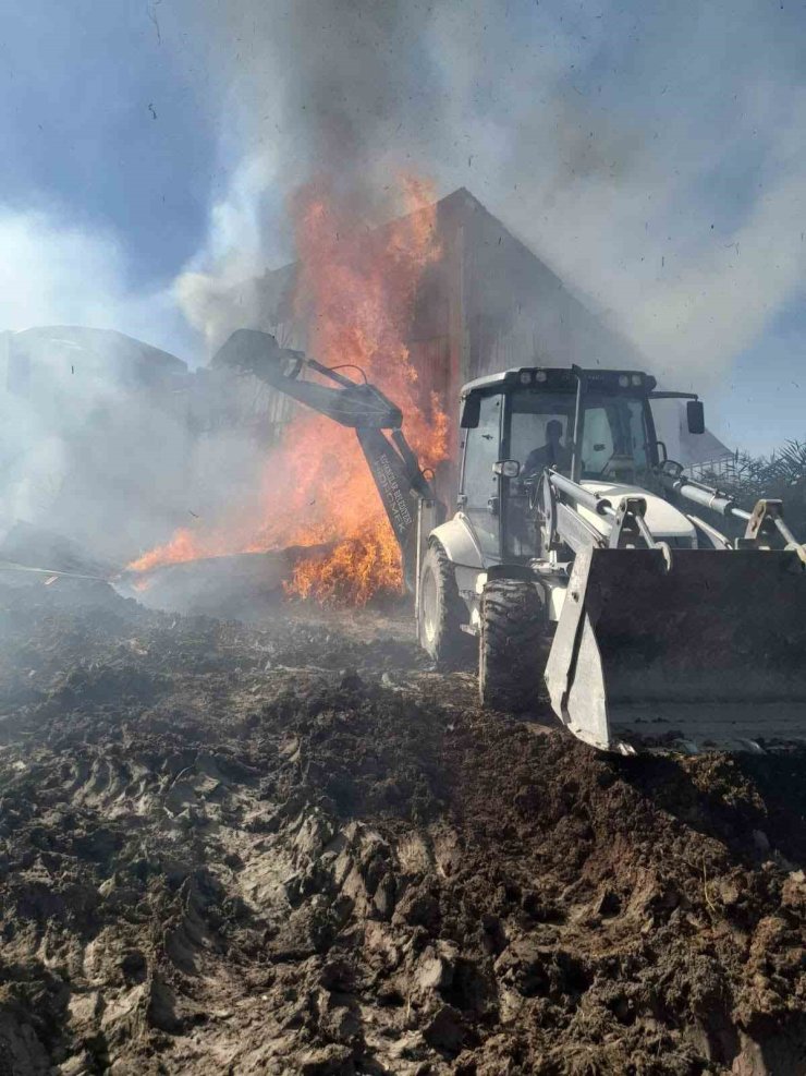Elazığ’da samanlık yangını