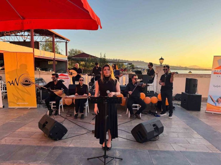 Van Büyükşehir Belediyesinin yaz konserleri binlerce sanatseveri buluşturdu