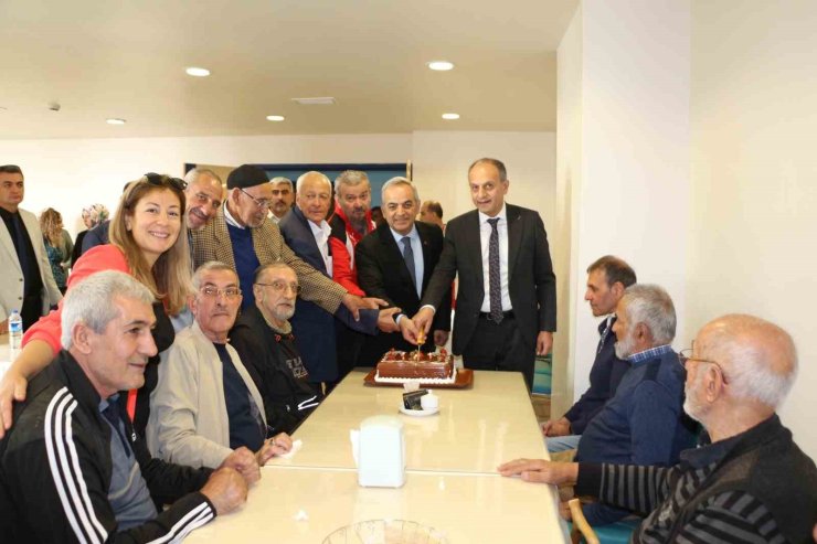 İl Sağlık Müdürü Gecekuşu, huzurevi sakinleriyle bir araya geldi