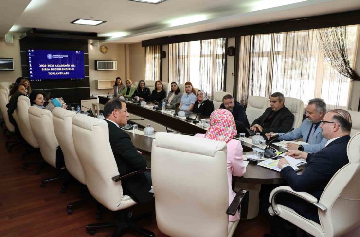 Atatürk Üniversitesinde 2025-2026 akademik yılı birim değerlendirme toplantıları başladı