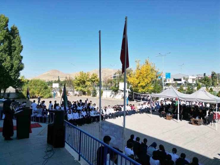 Patnos’ta öğrenciler Filistin için tek yürek oldu